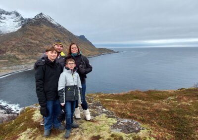 fjord norvégien découvert lors d'un voyage en famille