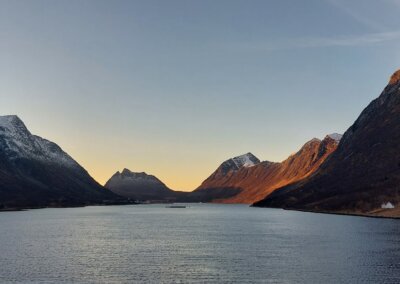 fjord norvégien découvert lors d'un voyage en famille